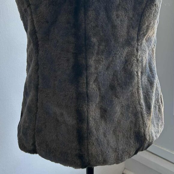 Danier Espresso Faux Fur Sculpted Hood Zip Vest with Metal Toggles – US S - Picture 7 of 12
